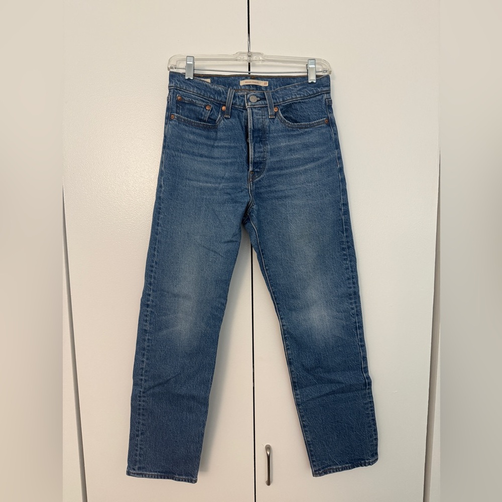 Levi Wedgie Straight